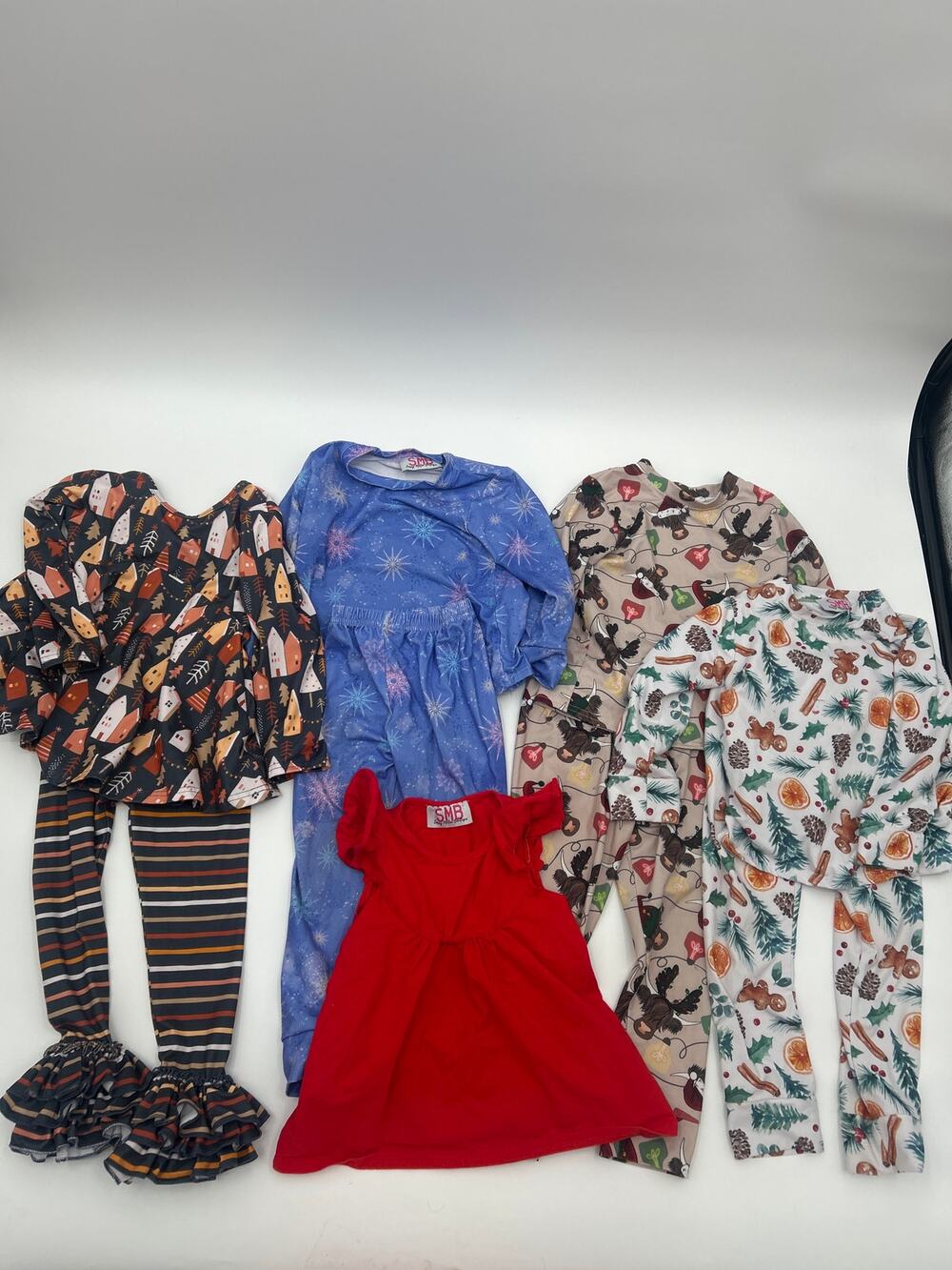 Sassy Melon Boutique Girls 3T Clothing Lot 9 Pc Pajamas Outfit Holiday Print